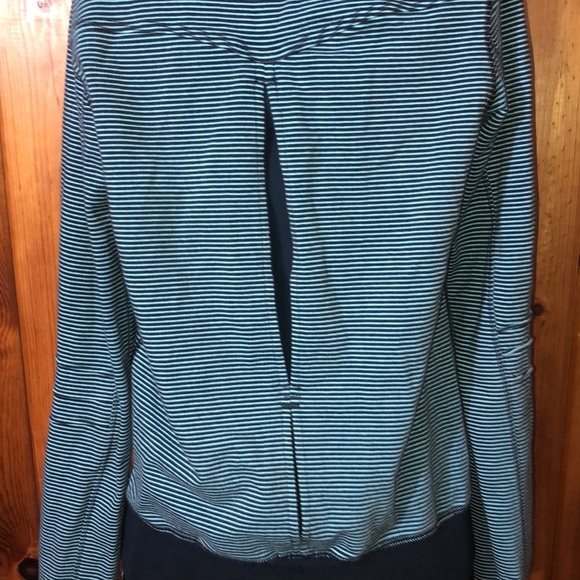 Lululemon Bliss Break Hoodie
Wagon Stripe Inkwell Blue Moon / Inkwell si… - Picture 11 of 16